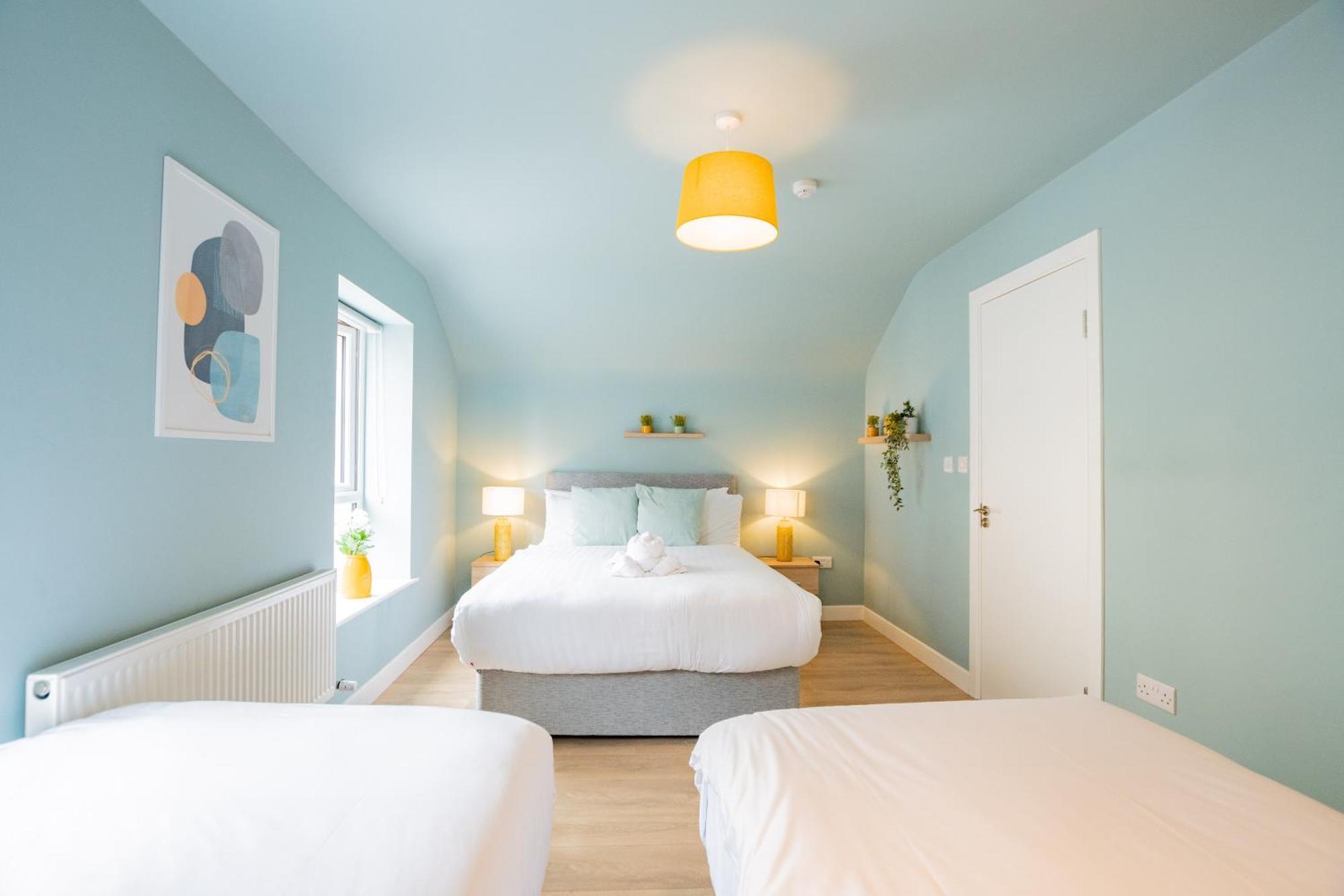 Вилла The Large Group House -Sleeps 21 Дублин Экстерьер фото