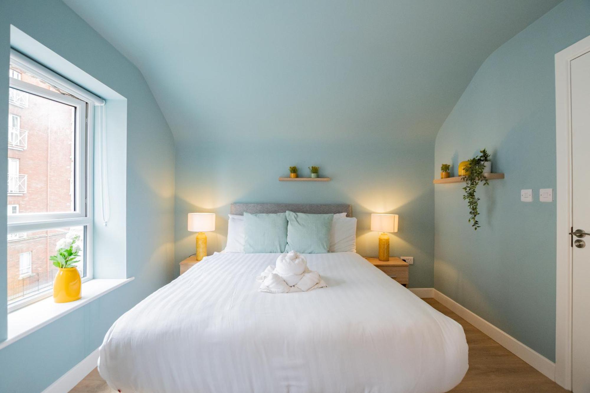 Вилла The Large Group House -Sleeps 21 Дублин Экстерьер фото